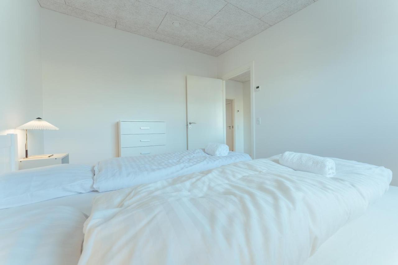 New 2 Bedroom Apt - Ocean And Mountain View Tórshavn Exteriör bild